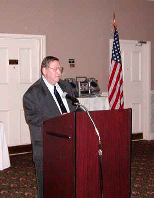 DinnerJoe.jpg (42233 bytes)
